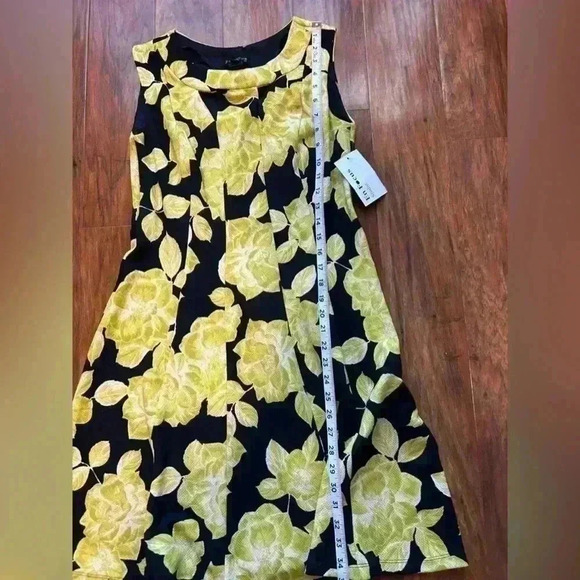 Sleeveless Midi Dress with Multicolored Giant Floral Print Size 6 New With Tag - Picture 5 of 9